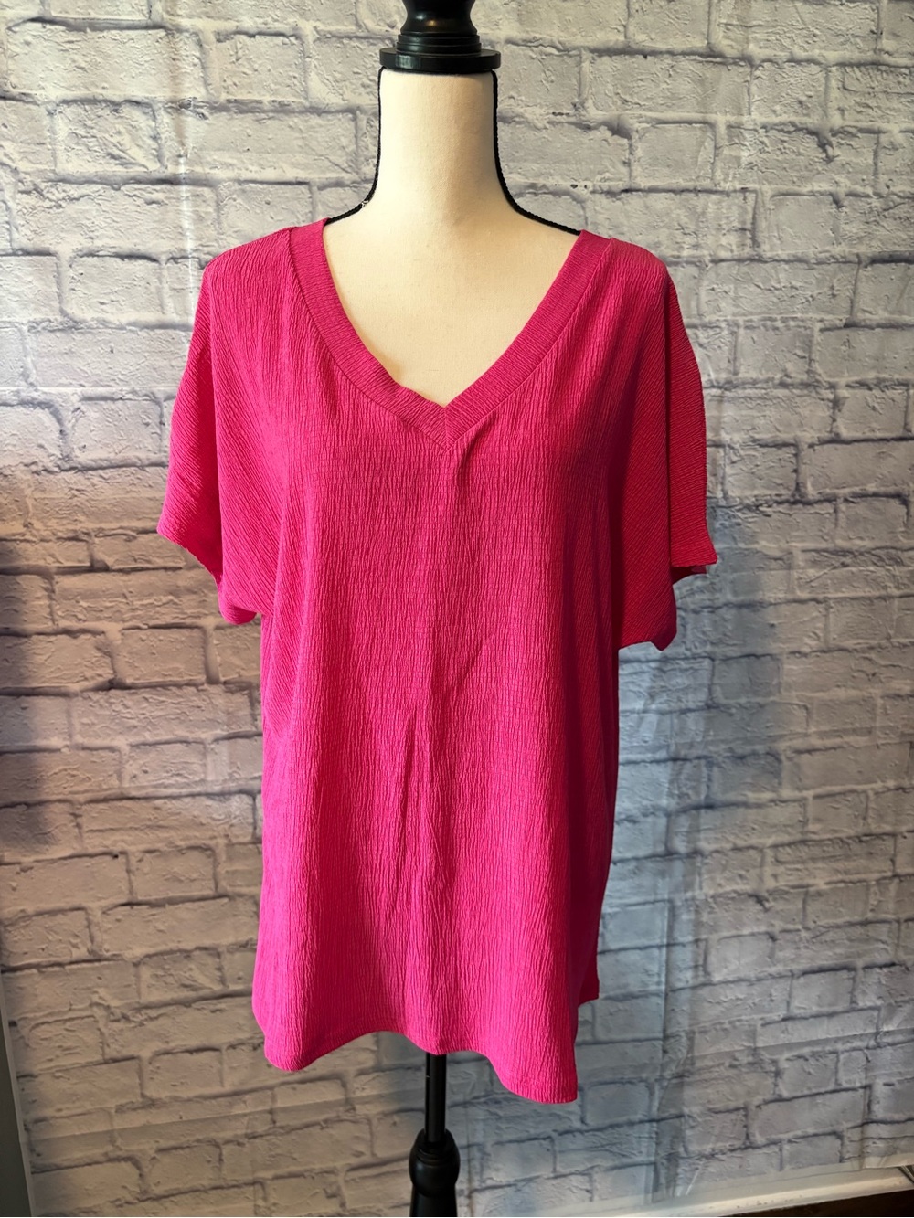 Women’s V-Neck Short Sleeve Top - Hot Pink